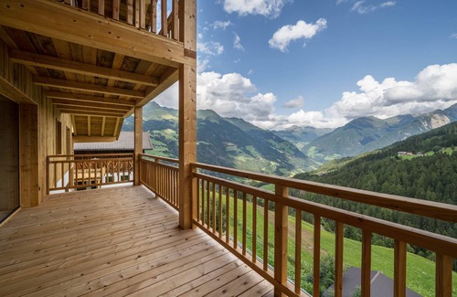 Moso in Passiria Apartment | Mountain View Apartment 'Mucher Josef' with Shared Garden