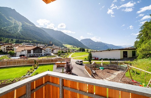Resia Apartment | Scenic 'Mühlanderhof Apt Endkopf' with Lake View & Terrace