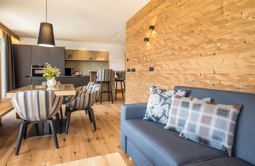 Valles Apartment | Mountain View Apartment "Mulin Tondl" with Sauna & Balcony