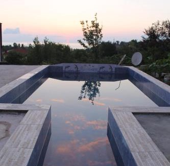 Mtsvane Kontskhi House | Pet-Friendly Apartment Murad with Oceanfront Pool Access