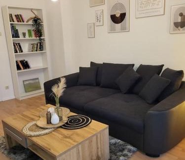 Mittelmeiderich Apartment | Convenient Apartment Near Düsseldorf Messe and Airport