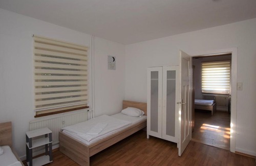 Nuertingen Apartment | Top-Rated Apartment Nürtingen Zentrum: Family-Friendly Stay