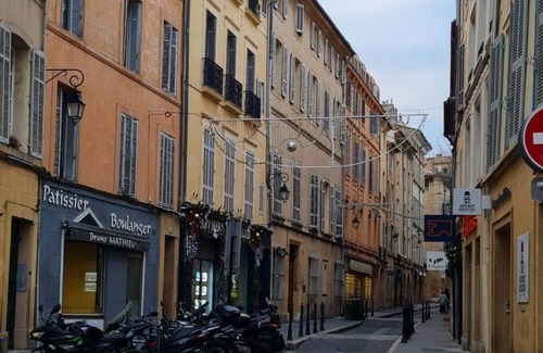 Aix-en-Provence Historic Centre Apartment | Experience Aix Suites de Montigny: 2 Bedrooms with Views
