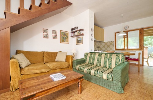 Marina di Castagneto Carducci Apartment | Pet-Friendly Apartment 'Nice Holiday Home' with Ocean Views