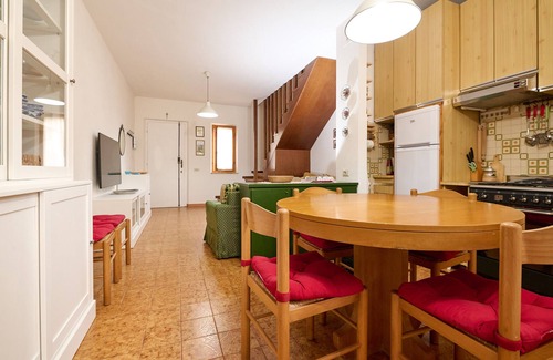 Marina di Castagneto Carducci Apartment | Pet-Friendly Apartment 'Nice Holiday Home' with Ocean Views