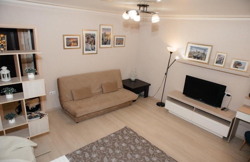 Magnitogorsk Apartment | Guest Rated 10/10 at Apartment na Lenina - Pet Friendly Stay