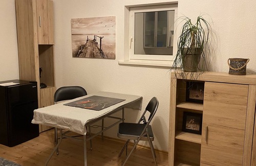 Iffezheim Apartment | Cozy Apartment 'Nahe Galopprennbahn' with Wi-Fi & Spa