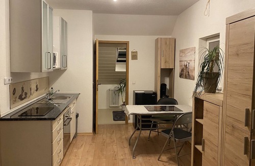 Iffezheim Apartment | Cozy Apartment 'Nahe Galopprennbahn' with Wi-Fi & Spa