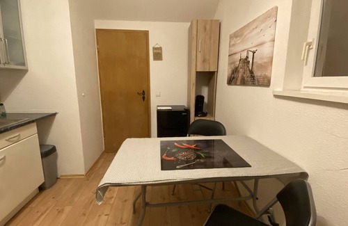 Iffezheim Apartment | Cozy Apartment 'Nahe Galopprennbahn' with Wi-Fi & Spa