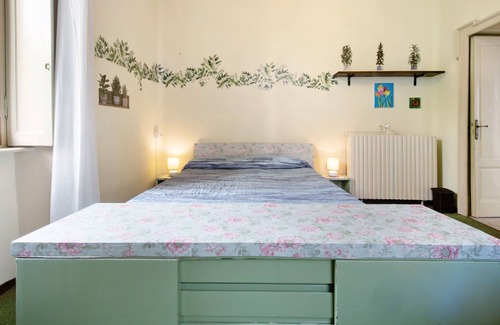 Brunate Apartment | Apartment "Narciso in Villa Marchello" with Balcony & Wi-Fi