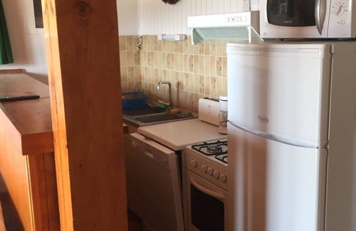 Les Angles Ski Chalet | Lakeview Apartment Narcisse with Spa & Pet-Friendly Perks