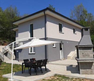 Golovik Apartment | Discover Apartment Natali: Oceanfront Retreat with 9.5/10 Rating