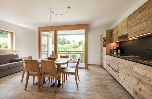 Gudon Apartment | Mountain View Retreat: Natur Suite Edelweisshof Heidi