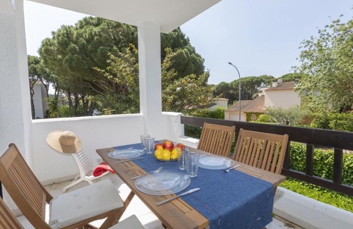 Pals Apartment | Bright Oceanfront Retreat at Apartment Nautic Golf II A