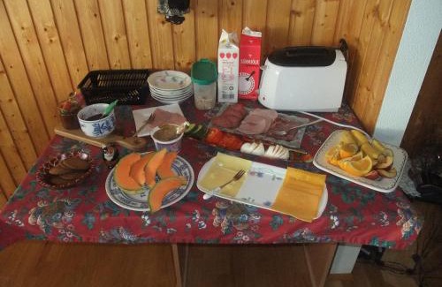 Hvammstangi House | Cozy Apartment Neðra-Vatnshorn: Breakfast & Family-Friendly