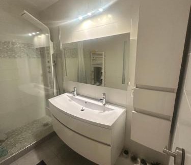 Saint-Laurent-du-Var Apartment | Apartment near Beach-Airport Open 24h