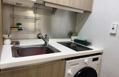 Seocho-dong Apartment | Apartment near Gangnam and Nambu bus Terminal Queen size bed