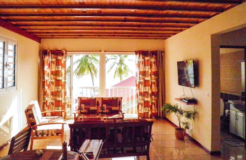 Les Anses-d'Arlets Apartment | Beachside Apartment with Ocean View and Pool Access
