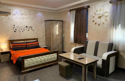 Kentron Apartment | Pet-Friendly Apartment Steps from Republic Square, Yerevan