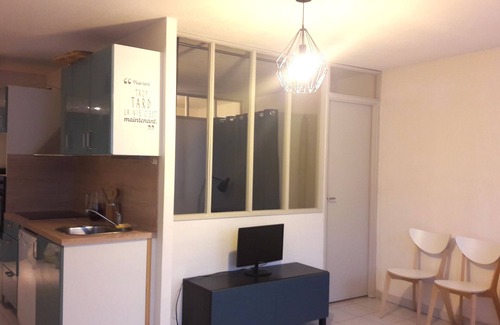 Saint-Martin Apartment | Convenient Apartment near Saint Roch Station & Historic Center
