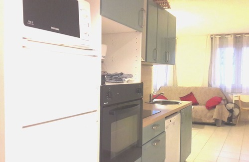 Saint-Martin Apartment | Convenient Apartment near Saint Roch Station & Historic Center