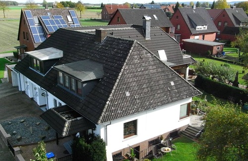 Niedernwohren Apartment | Cozy Apartment Near Stadthagen with WiFi & Breakfast
