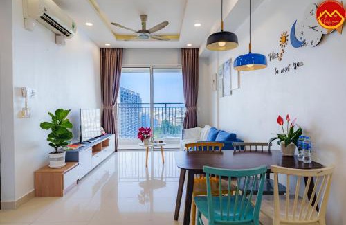 Tan Binh Apartment | Pet-Friendly 2BR Apartment Near TSN Airport - 4-Star Stay