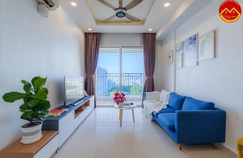 Tan Binh Apartment | Pet-Friendly 2BR Apartment Near TSN Airport - 4-Star Stay