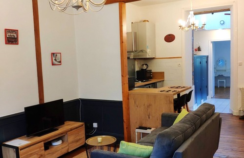 Morlaix House | Convenient Apartment Near City Center with Pet-Friendly Amenities