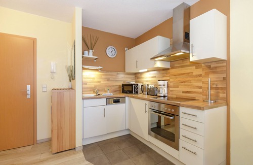 Kuhlungsborn Ost Apartment | Beachside Apartment with Ocean View and Pet-Friendly Perks