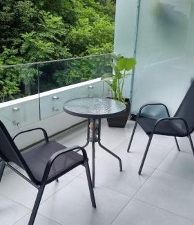 Mtsvane Kontskhi Apartment | Seaside Apartment with Pool and Oceanfront Views