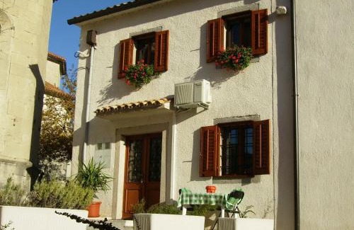 Grabri Apartment | Family-Friendly Apartment Nemarnik with Top Guest Ratings