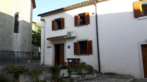 Grabri Apartment | Family-Friendly Apartment Nemarnik with Top Guest Ratings