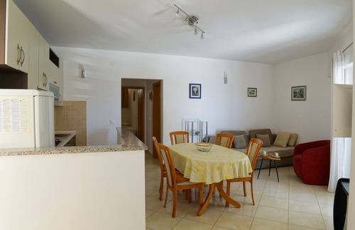 Podstrana Apartment | Experience Oceanfront Bliss at Apartment Darko, Podstrana