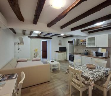 Rakotule Apartment | Perfect Getaway at Apartment Nena with Private Entrance