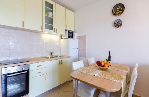 Klanfari Apartment | Cozy Apartment NENAD: Rated 9/10, Pet & Child Friendly