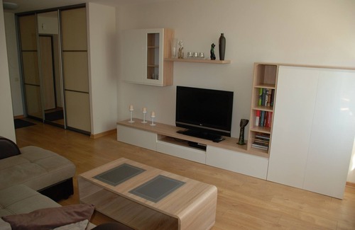 Klaipeda Apartment | Cozy Apartment "Neringa" Near Beautiful Park & Family-Friendly