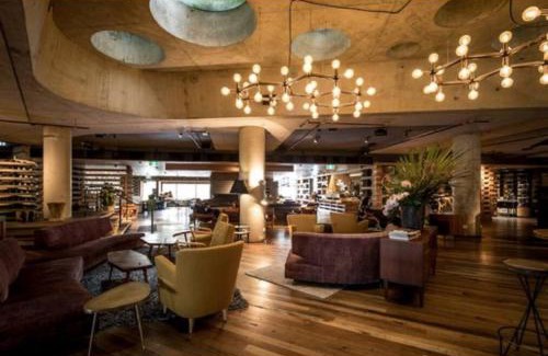 City West Apartment | Idyllic Hotel by Lake Burley Griffin and ANU - Rated 8.7/10