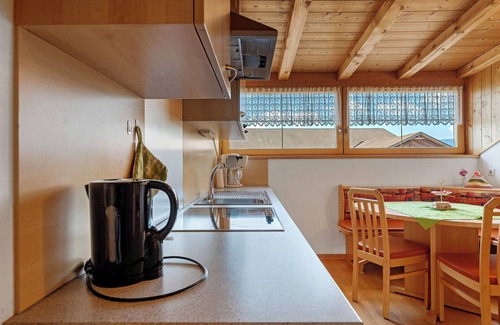 Molten Apartment | Apartment 'Neu-Schötzerhof Sommerwiese' with Mountain View, Shared Garden and Wi-Fi