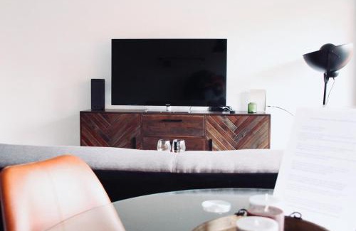 Hammfeld Apartment | Stylish Apartment Neuss-Düsseldorf Messe with Pool & Dining