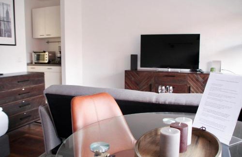 Hammfeld Apartment | Stylish Apartment Neuss-Düsseldorf Messe with Pool & Dining