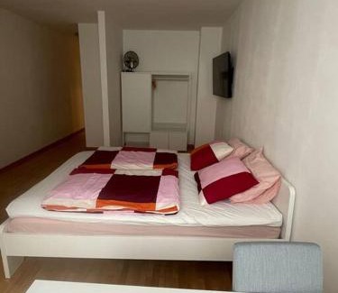 Neubau Apartment | Cozy Apartment Steps from Mariahilferstr - Pet Friendly