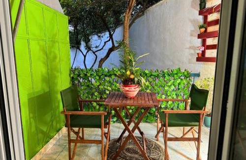 Ano Patisia Apartment | Convenient Flat Steps from the Metro for Families