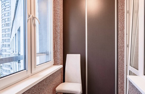 Frunzensky District Apartment | Convenient Apartment Near Shopping Center with Kitchen Access