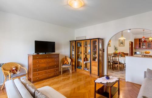 Volosko Apartment | Top-Rated Apartment Nika: Ideal for Families, Guest Rated 9.8