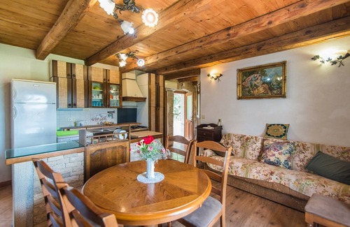 Kastelir-Labinci Apartment | Top-Rated Apartment Nilda Valdi with Pool & Kitchen Amenities