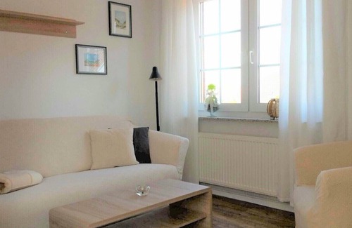 Werdum Apartment | Ocean View Apartment No. 1 - Perfect for Your Getaway