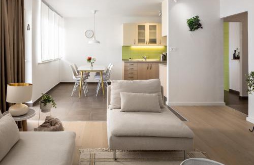 Dugi Rat Apartment | Child-Friendly Apartment Nova 4* with Perfect 10/10 Rating