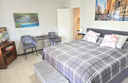 Lindenschulviertel Apartment | Family-Friendly Apartment Nr 3 in Untertürkheim, Great Reviews