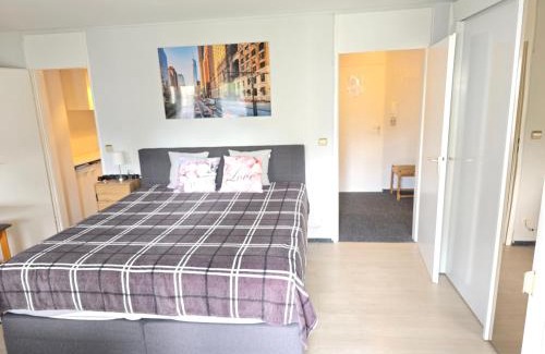 Lindenschulviertel Apartment | Family-Friendly Apartment Nr 3 in Untertürkheim, Great Reviews